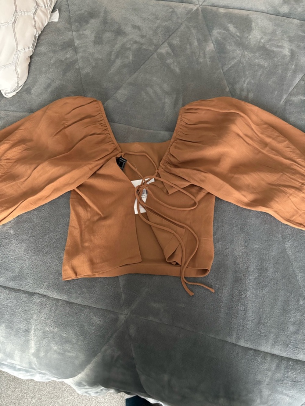 Forever 21 Cocoa Brown Off-Shoulder Tie Hem Crop Top - Picture 2 of 3